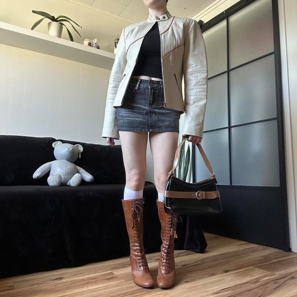 Early 2000s Glamorous Grey Faded Mini Skirt - Picture 4 of 7